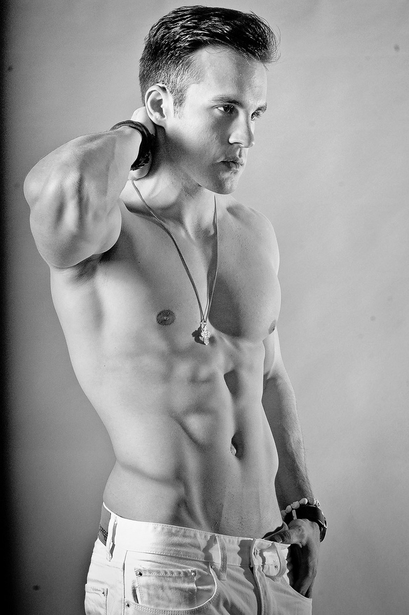 Male model photo shoot of Kevin Haramis