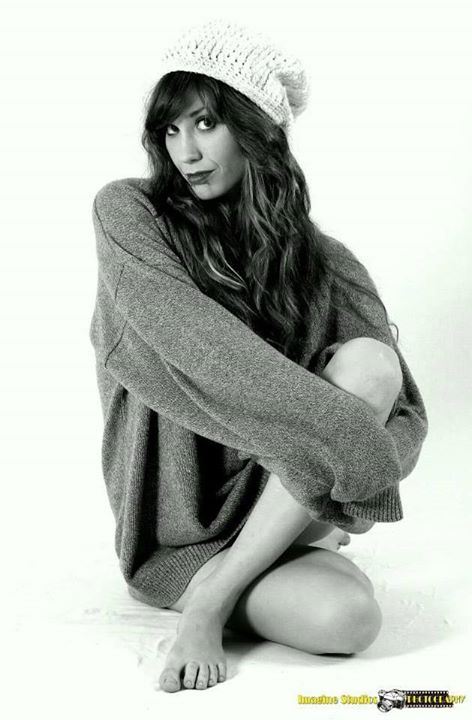 Female model photo shoot of Erica Juxtapose 