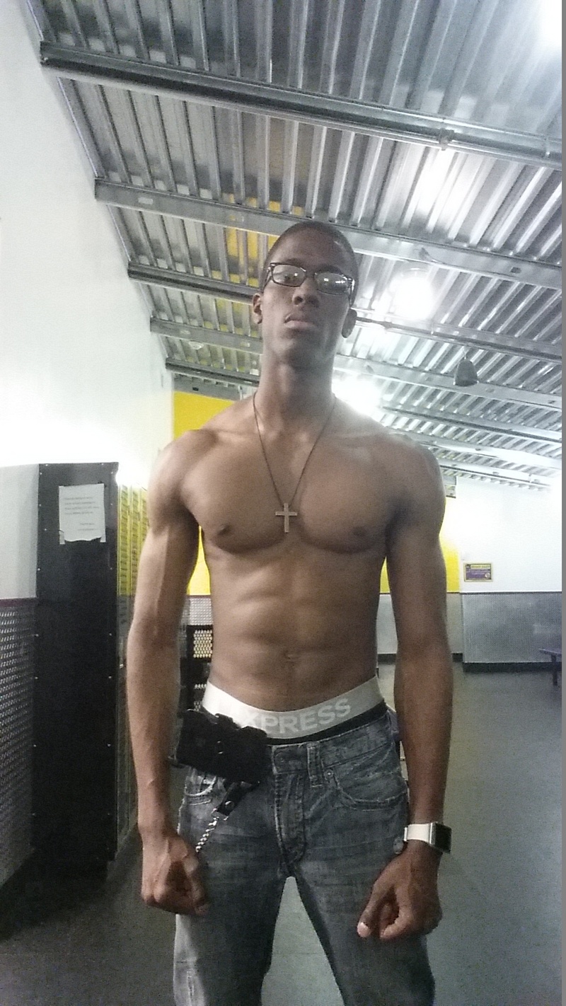 Male model photo shoot of Iqueal Allen in Planet Fitness