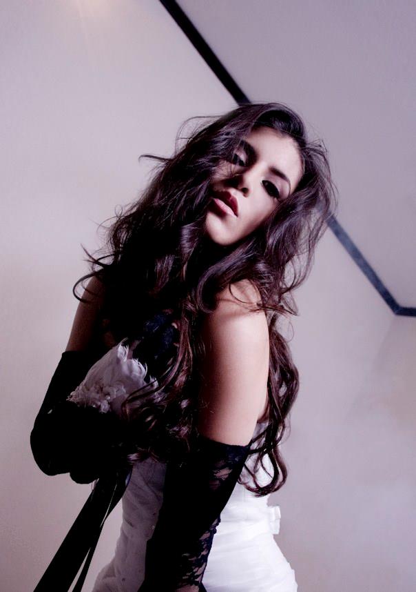 Female model photo shoot of Vanessa Ruiz