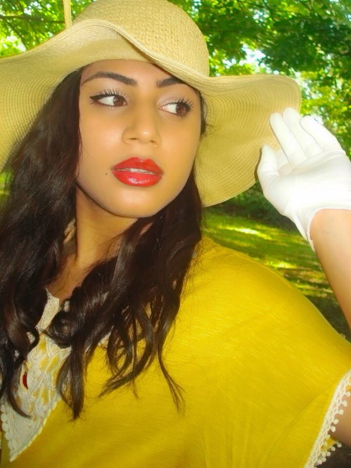 Female model photo shoot of Zeinab M