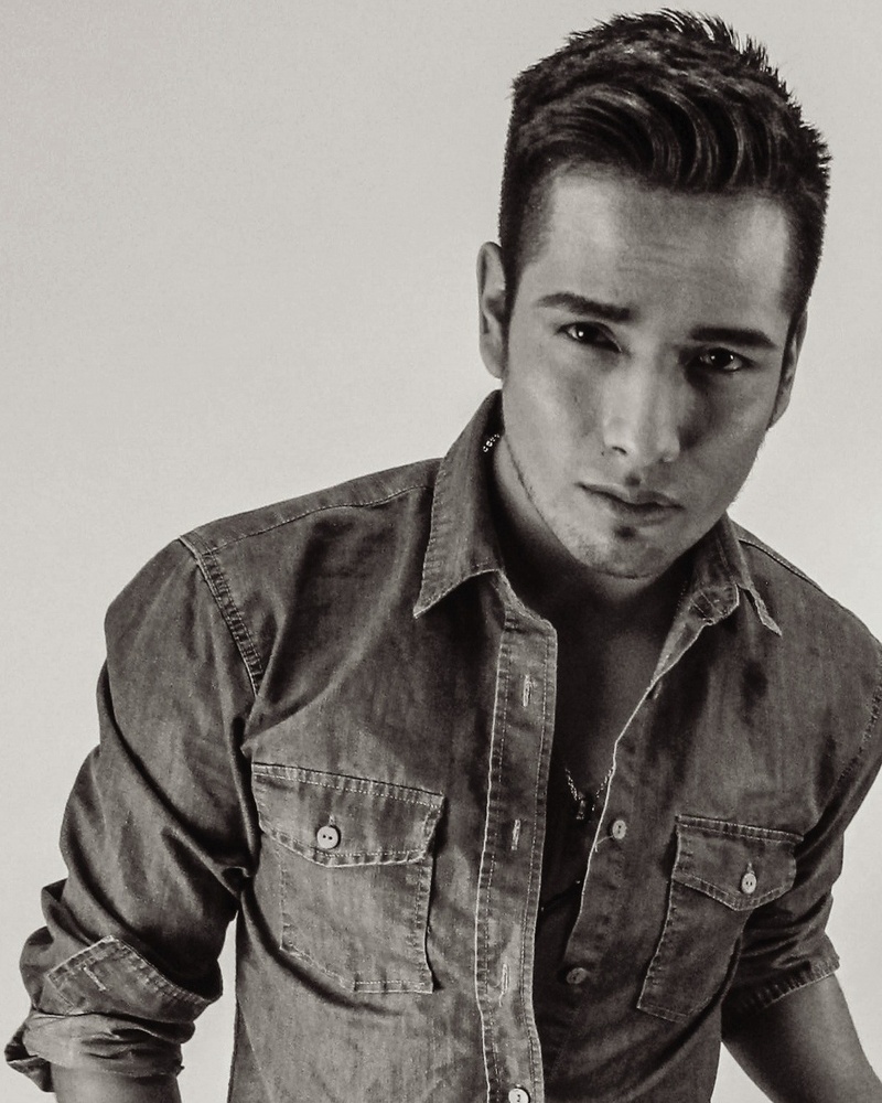 Male model photo shoot of Luis Koeck