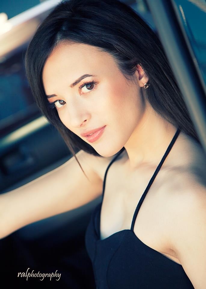Female model photo shoot of Savannah Ballot in Sun Valley Ca