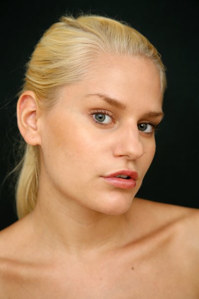 Female model photo shoot of FridaJonsson