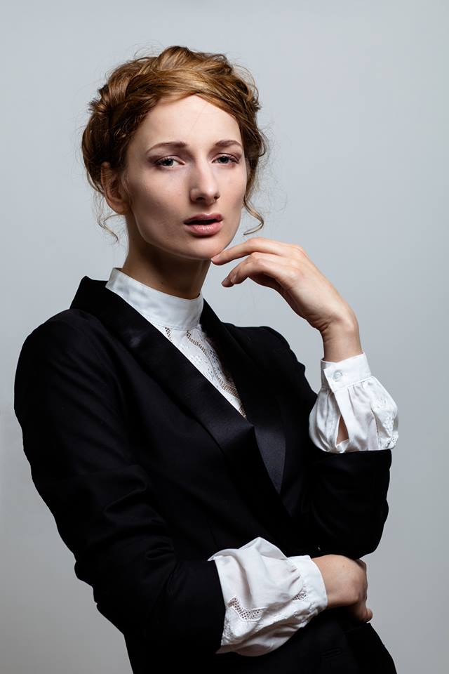 Female model photo shoot of Gertrua