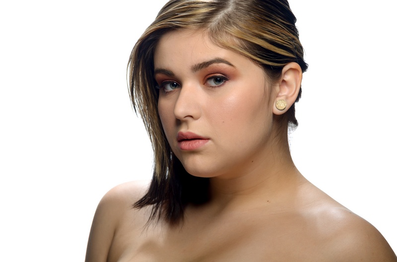 Female model photo shoot of Ashley E Rockwell