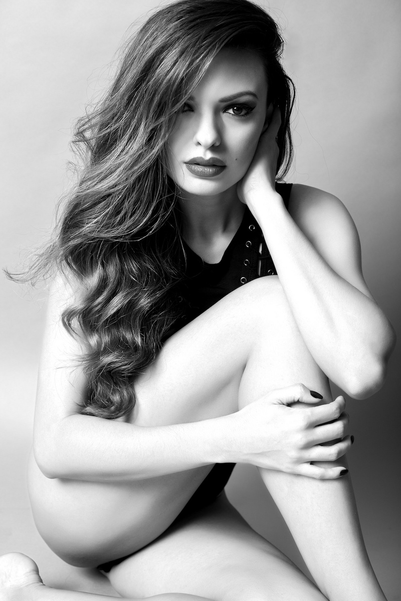 Female model photo shoot of Nicole B C