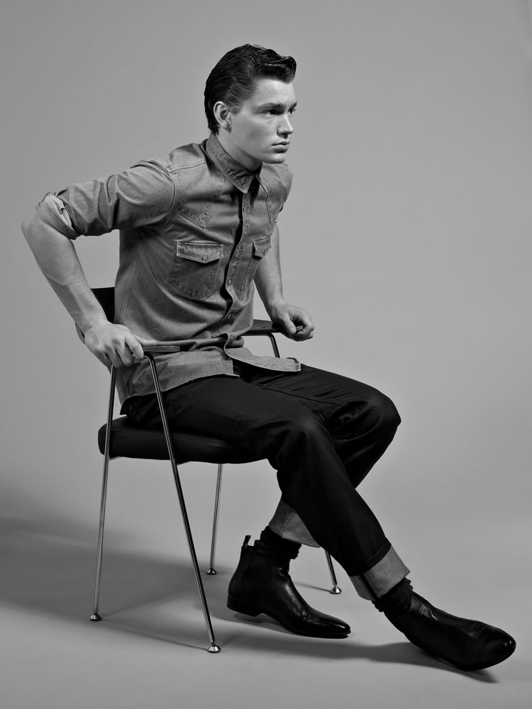 Male model photo shoot of Jonathon Griggs