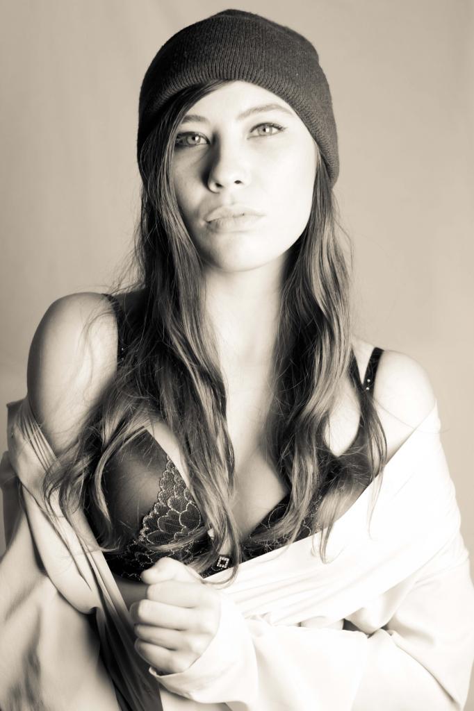 Female model photo shoot of Dani Marimow by Donavan Seschillie 