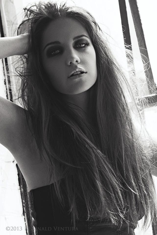 Female model photo shoot of Ashleigh Blair