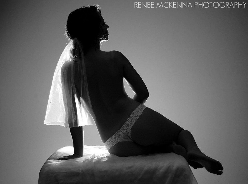 Female model photo shoot of ReneeMckenna Photograpy