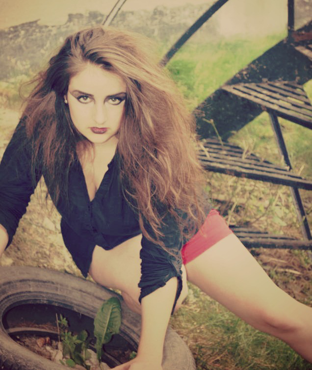 Female model photo shoot of Sophia Niwa
