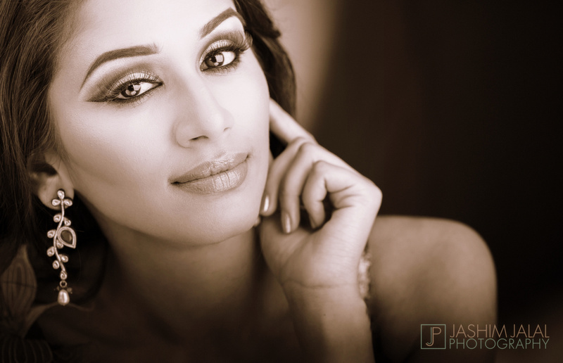 Female model photo shoot of Roshni M Patel