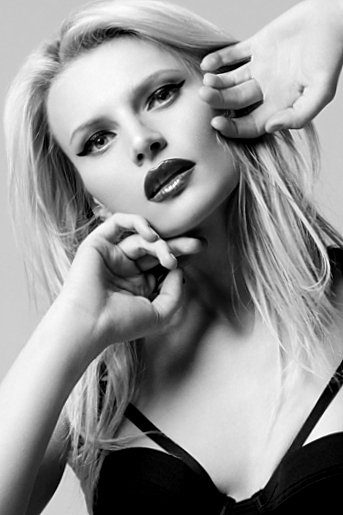 Female model photo shoot of Kasia_bober