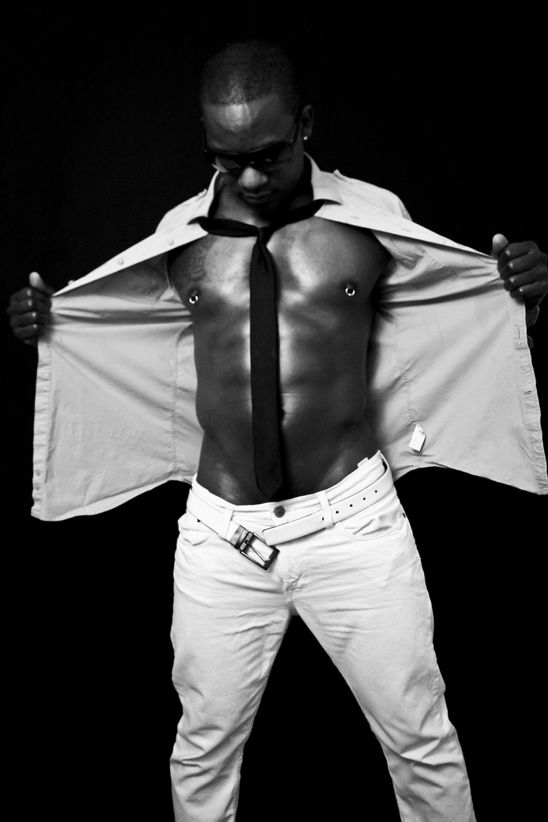 Male model photo shoot of Dionta Scruggs