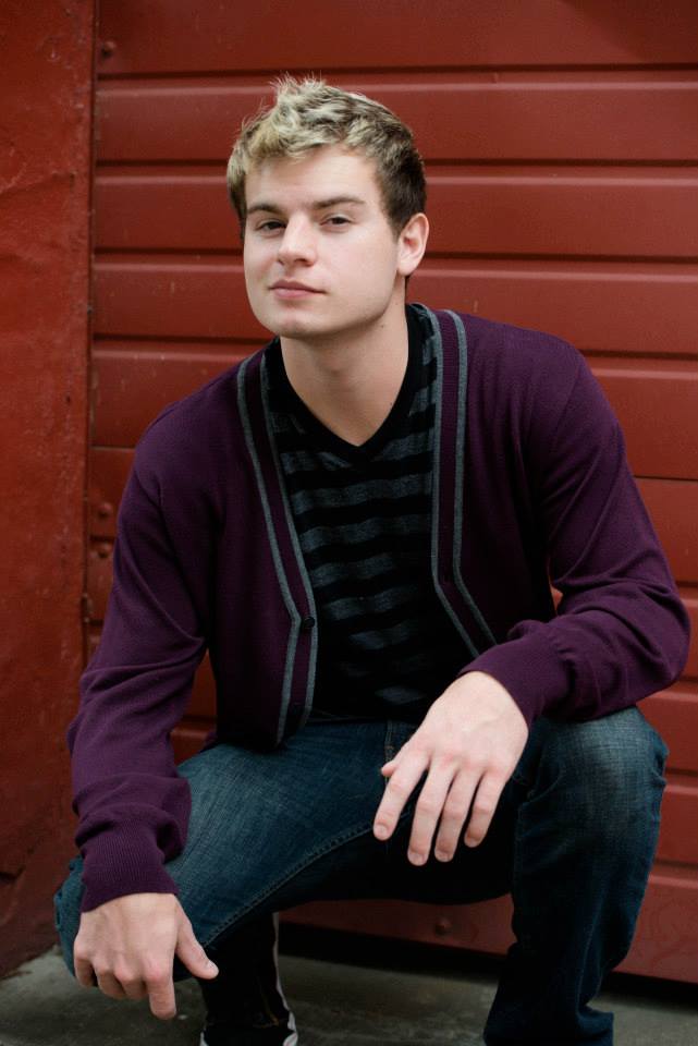 Male model photo shoot of Derek Styles in Bremerton Washington