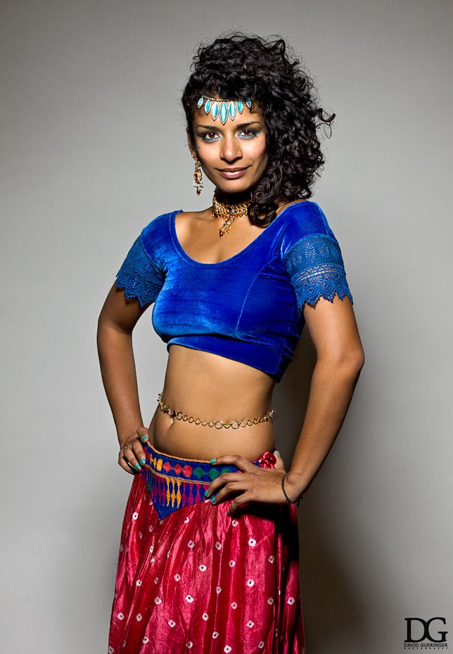 Female model photo shoot of Dharaling1