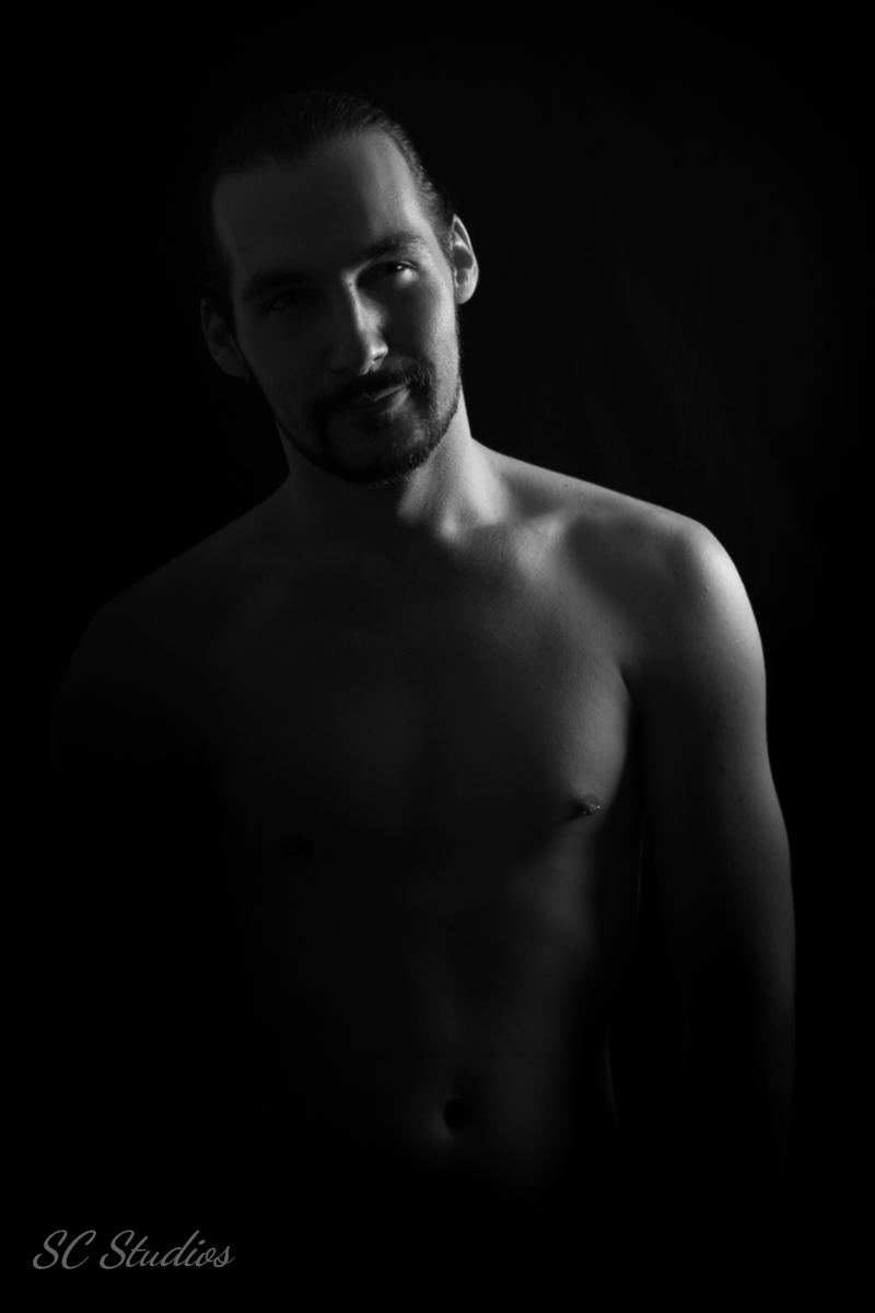 Male model photo shoot of Leeroy90