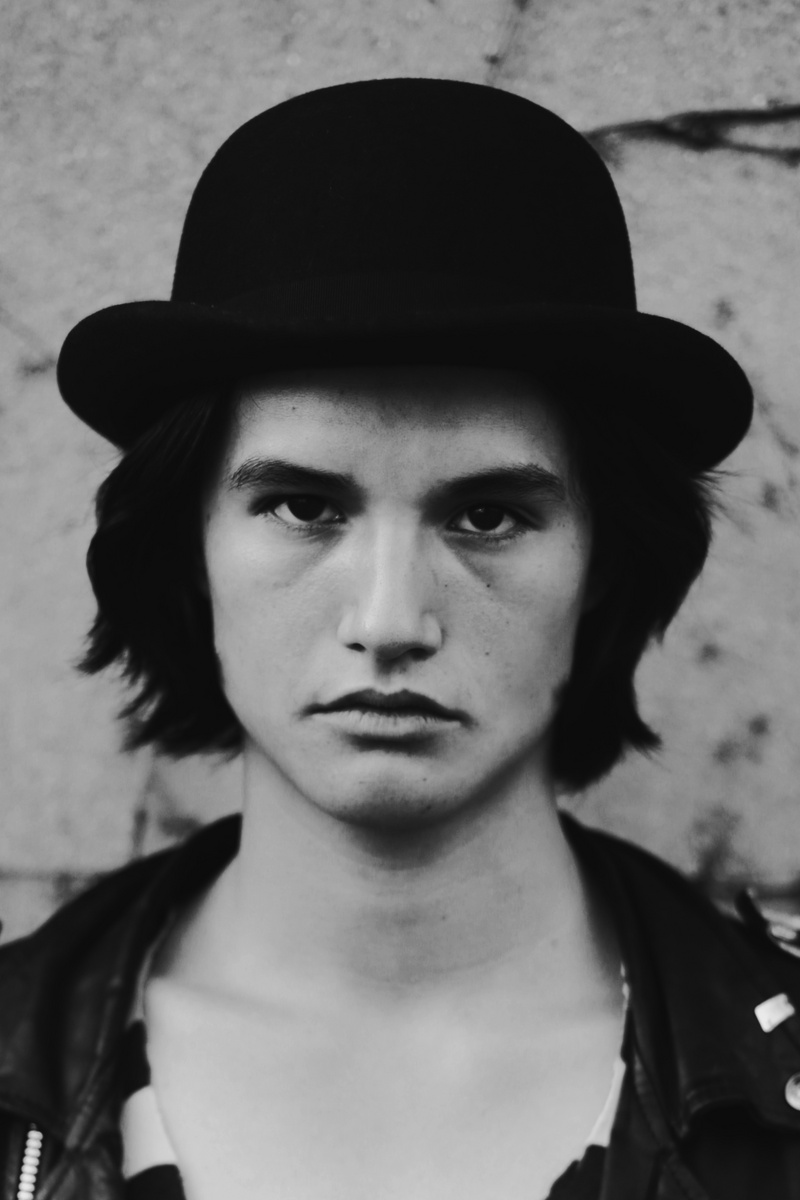 Male model photo shoot of Lou Snowdon in Paris/suburb