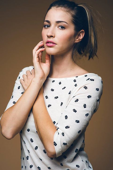 Female model photo shoot of Renee Ryans