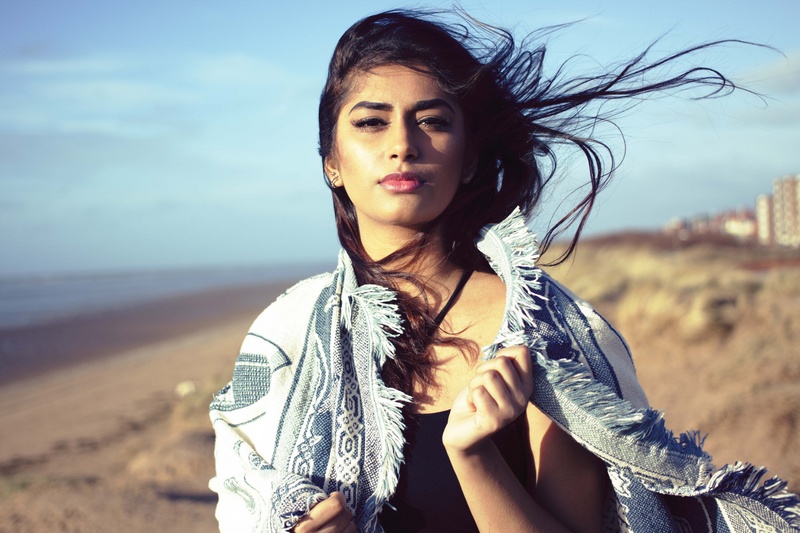 Female model photo shoot of Maryam Ullah 