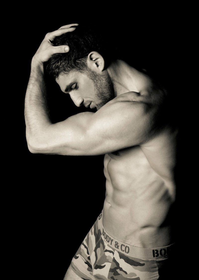 Male model photo shoot of Jordan Pelodi