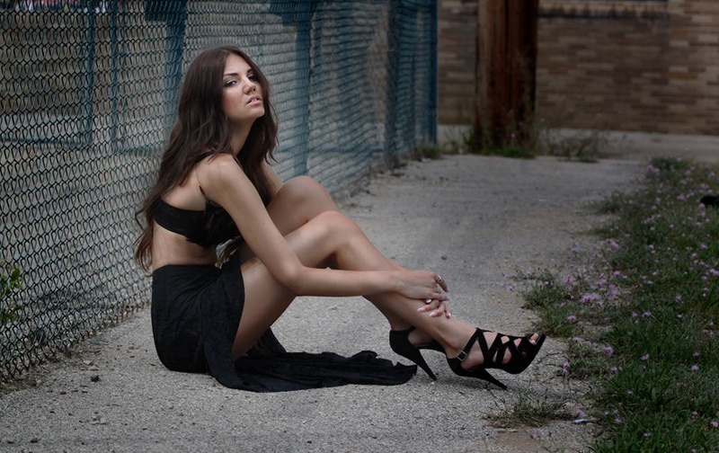 Female model photo shoot of Rachel Kae