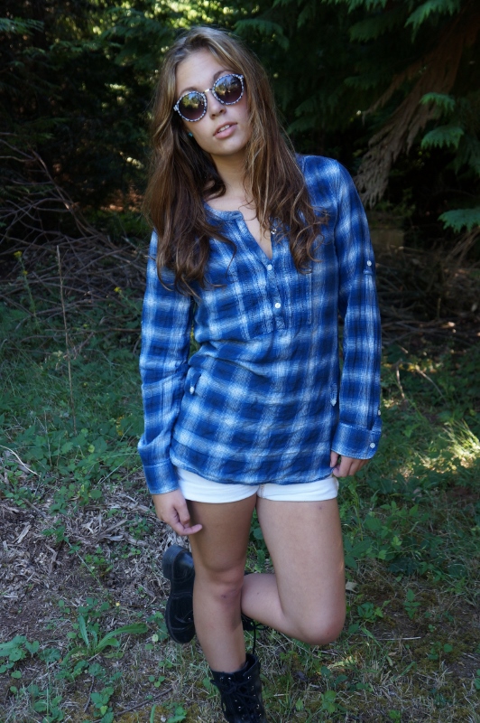 Female model photo shoot of Hannah Swendsen