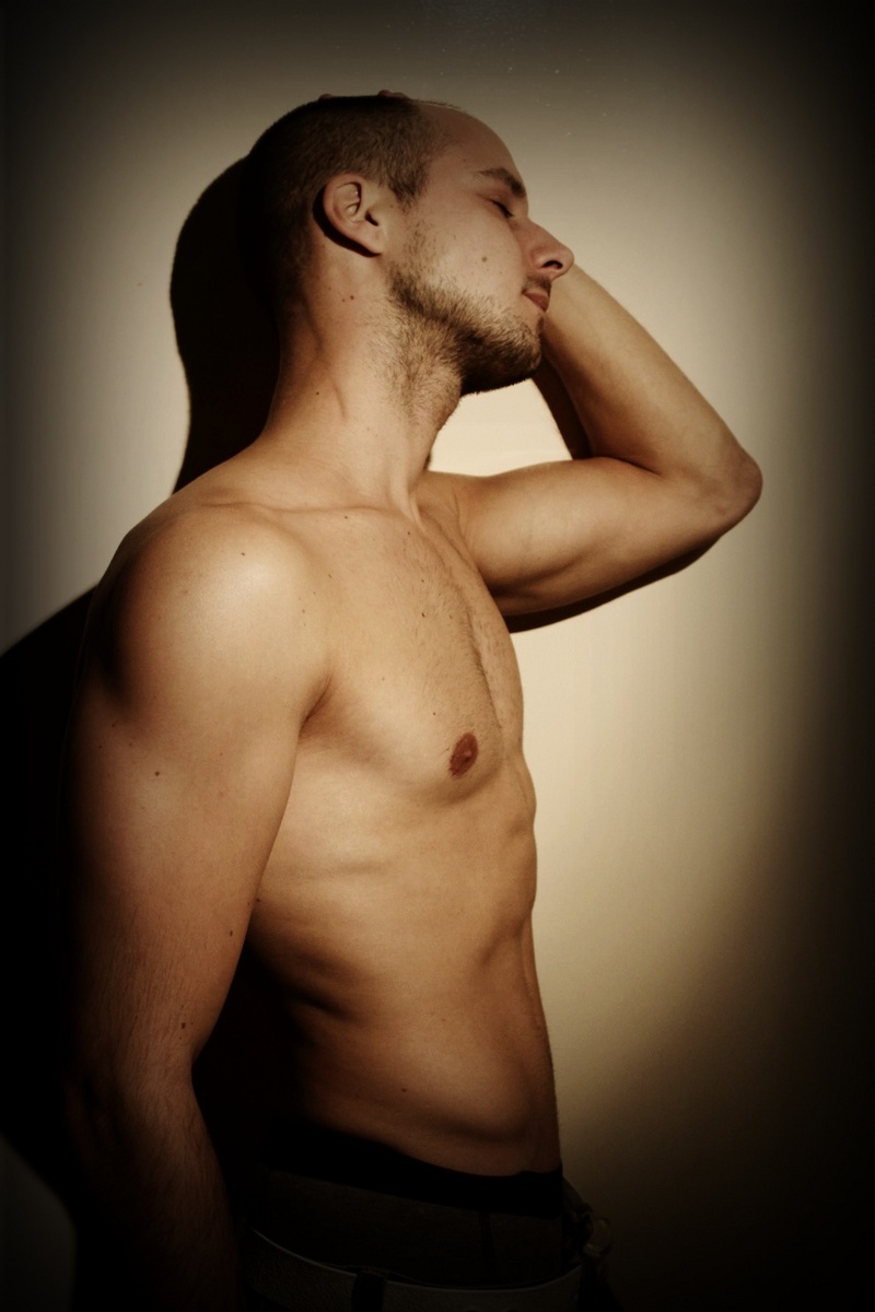Male model photo shoot of Nivek