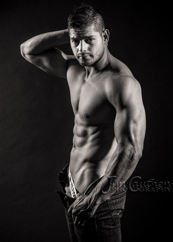 Male model photo shoot of Andres Navarrete
