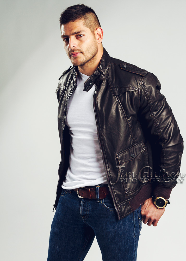 Male model photo shoot of Andres Navarrete