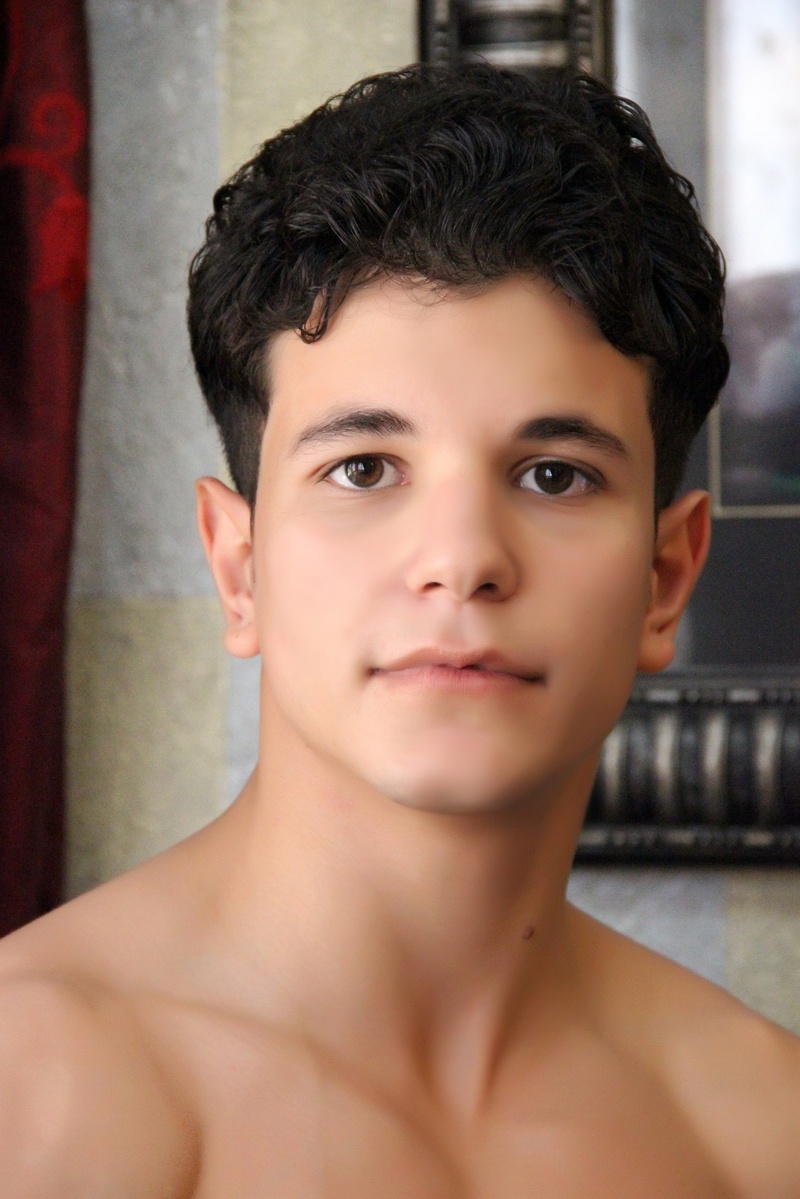 Male model photo shoot of Mohamed El-Tokhey