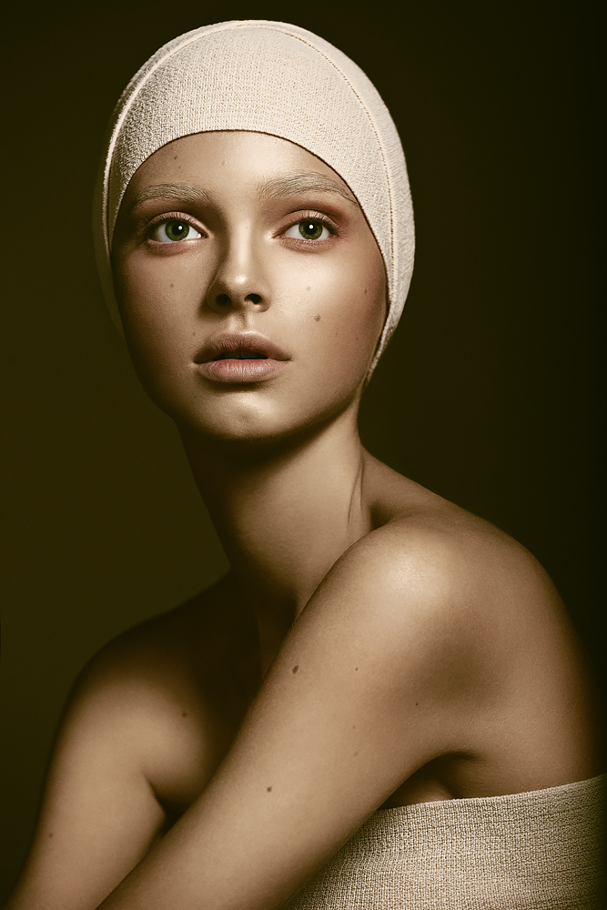 Female model photo shoot of Alina Kovban Retoucher