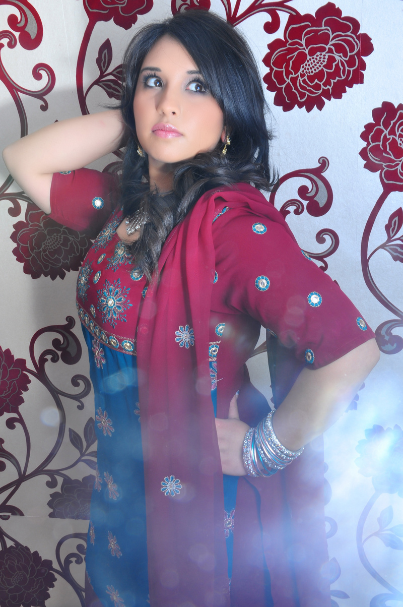 Female model photo shoot of Ash Khan 