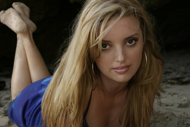 Female model photo shoot of KellyC in Santa Monica