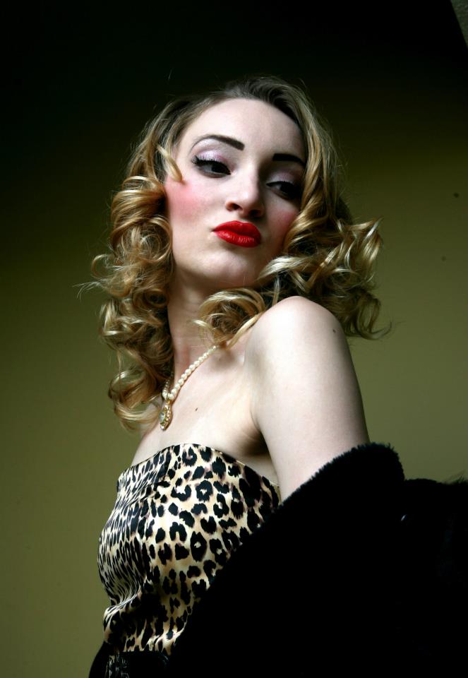Female model photo shoot of Victoria Quinlan
