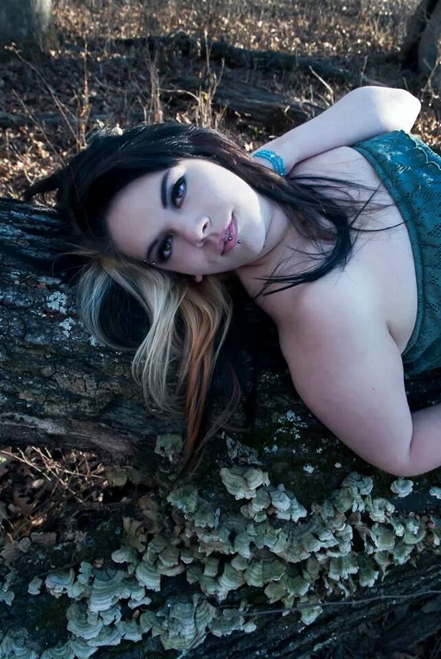 Female model photo shoot of Avery Elizabeth
