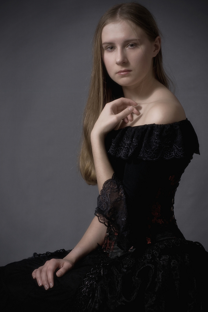 Female model photo shoot of Alice de Wonder in Dieren