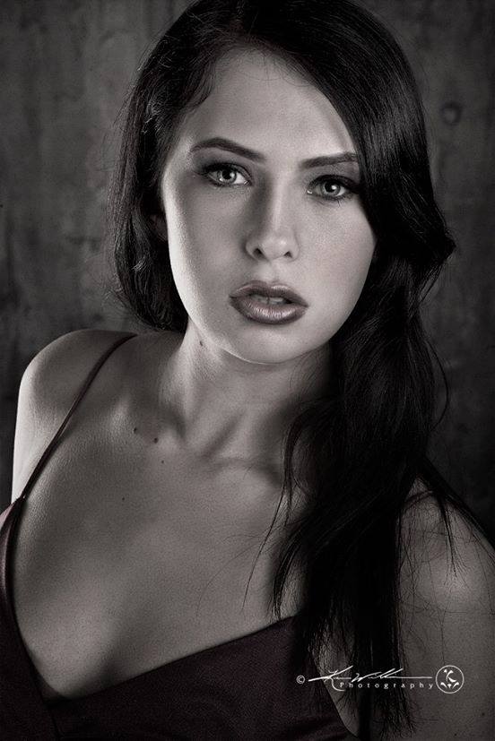 Female model photo shoot of Erika Dyer
