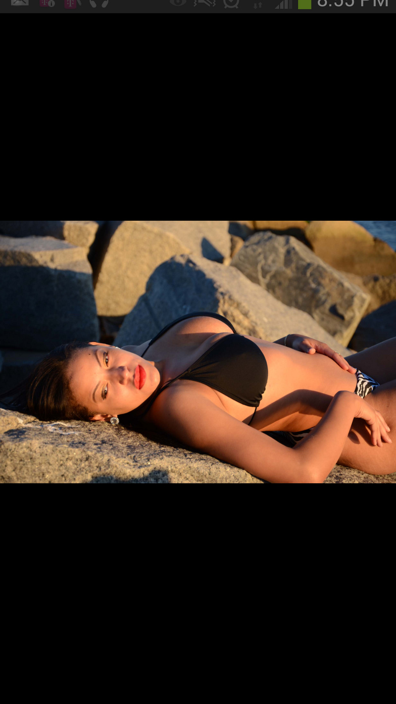 Female model photo shoot of elibel laureano