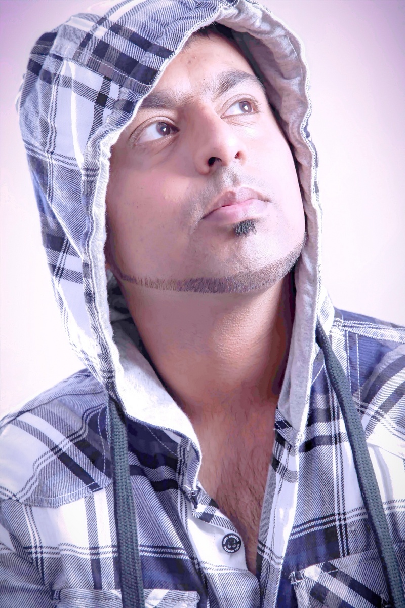 Male model photo shoot of Khuram Qureshi