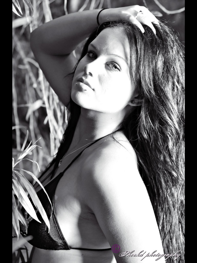 Female model photo shoot of Zoe Mexon  in Sunshine Coast