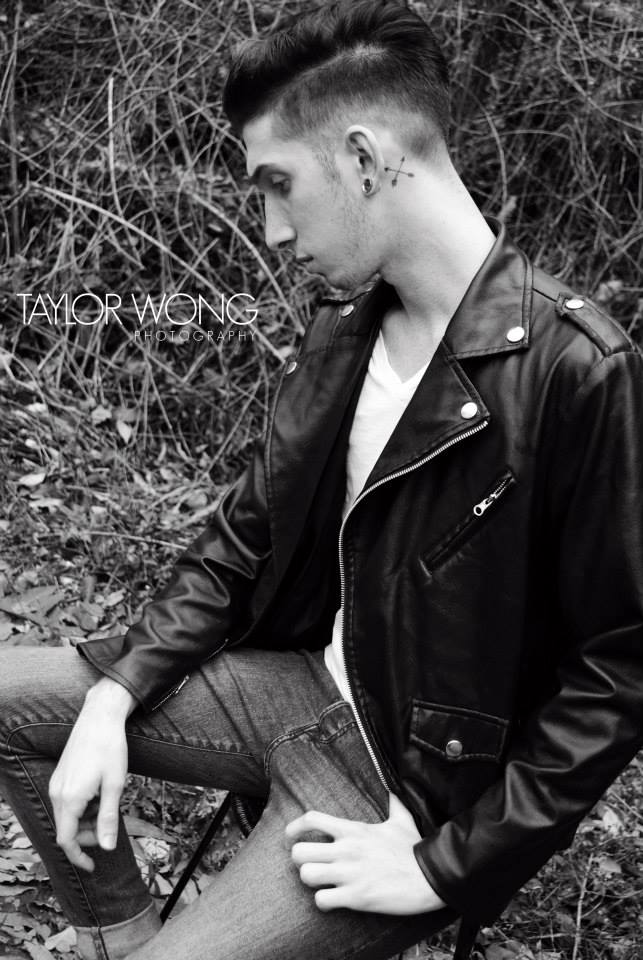 Male model photo shoot of Garth Ray Crittendon
