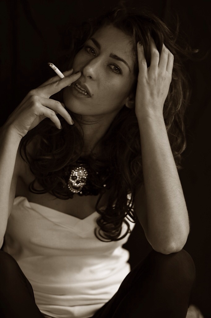 Female model photo shoot of Emanuela Friso