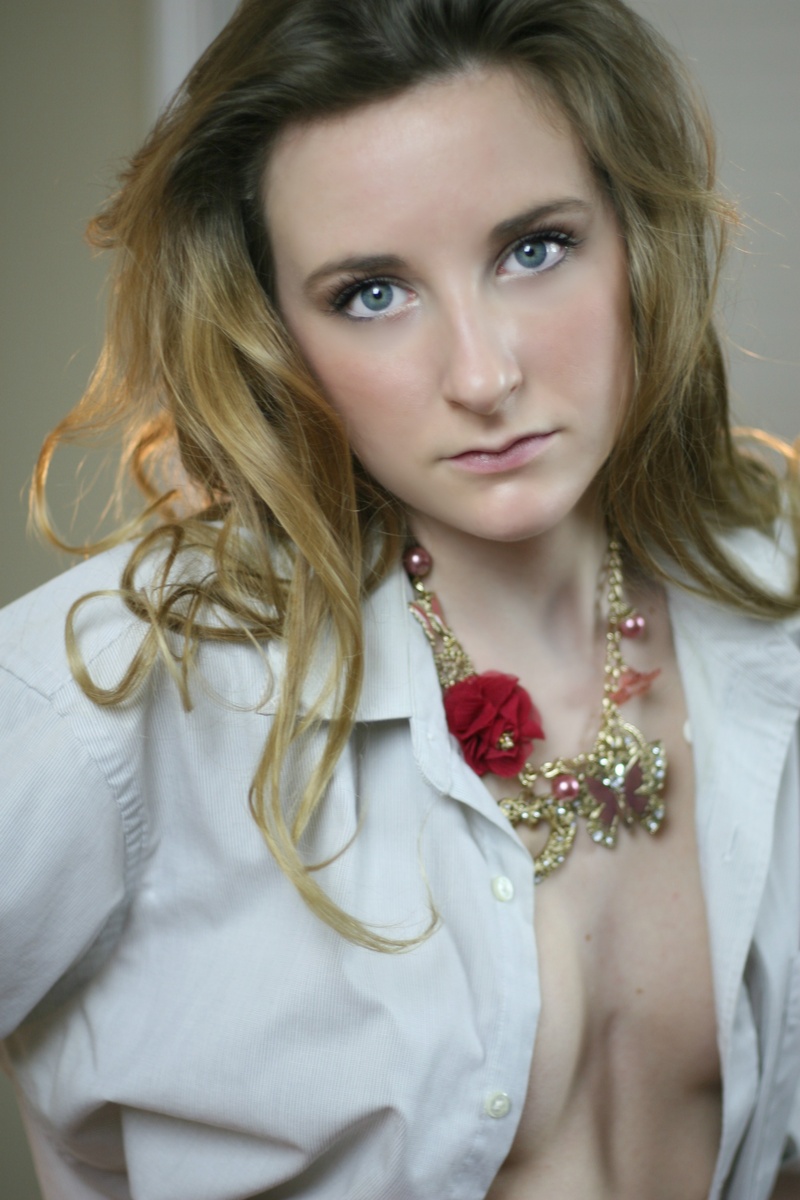 Female model photo shoot of Jessica Siegert