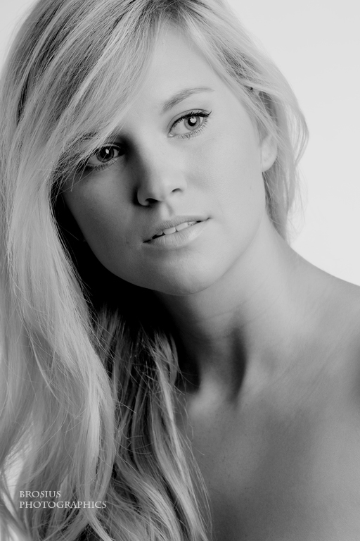Female model photo shoot of Alex Michele by Brosius Photographics