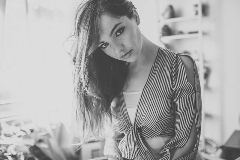 Female model photo shoot of elina dmitrieva
