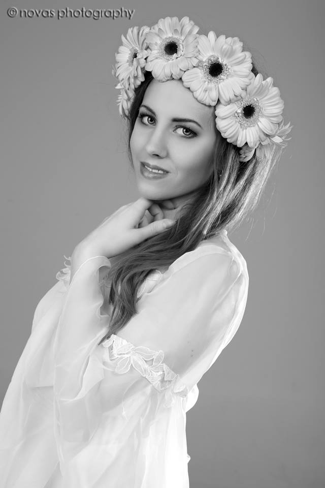 Female model photo shoot of Wolfgirl Varga
