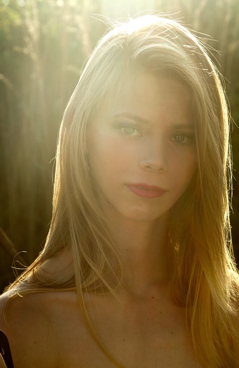 Female model photo shoot of Emily Burn