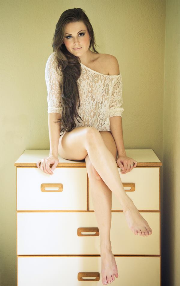 Female model photo shoot of Dana Maxim